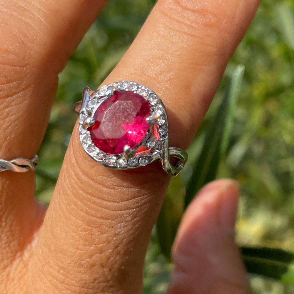 Elegant oval faceted prong set ruby crystal halo silver ring 6.5